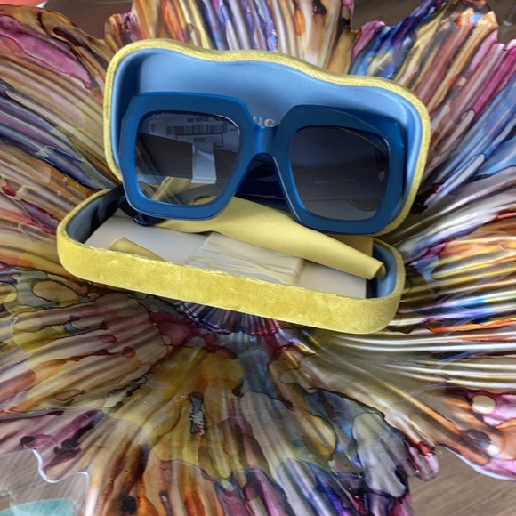 ❌sold 🕶 ☀️GUCCI sunglasses 😎 - Picture 7 of 10